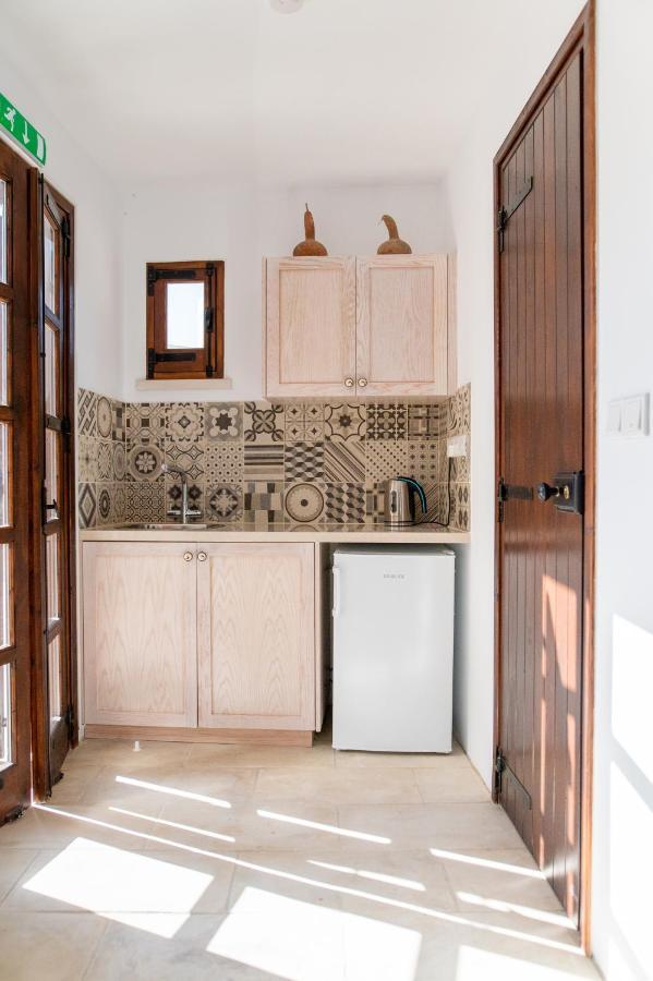 Droshia Traditional Homes, Coco-Mat Full Experience Dhrousha ภายนอก รูปภาพ